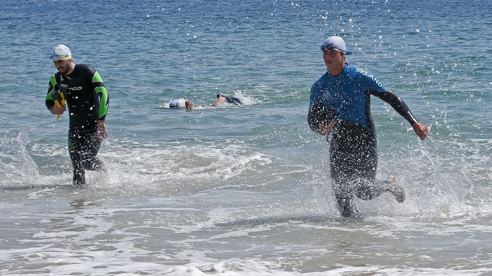 Pruebas de socorristas en la playa de Silgar