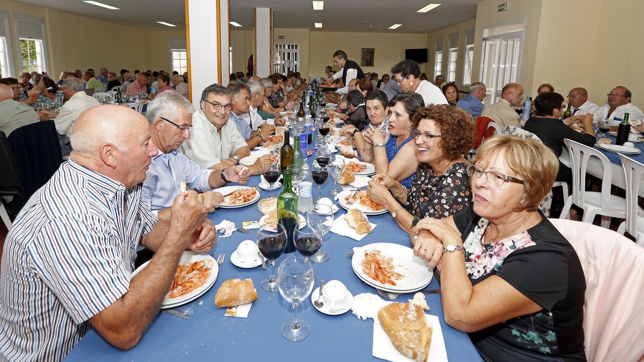 Comida de los Mayores en las fiestas de la Guadalupe.