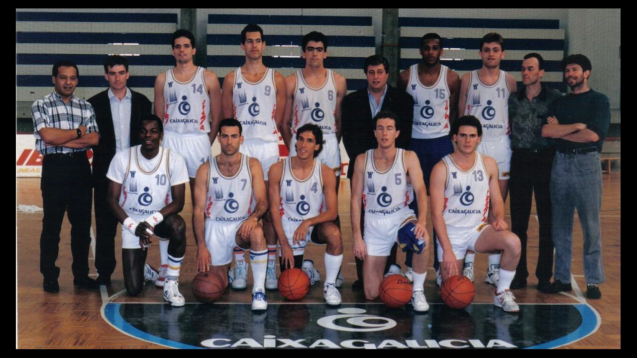 Aficionados obradoirista en Mataro en el que el Obra logro la victoria (86-89) en los últimos minutos.