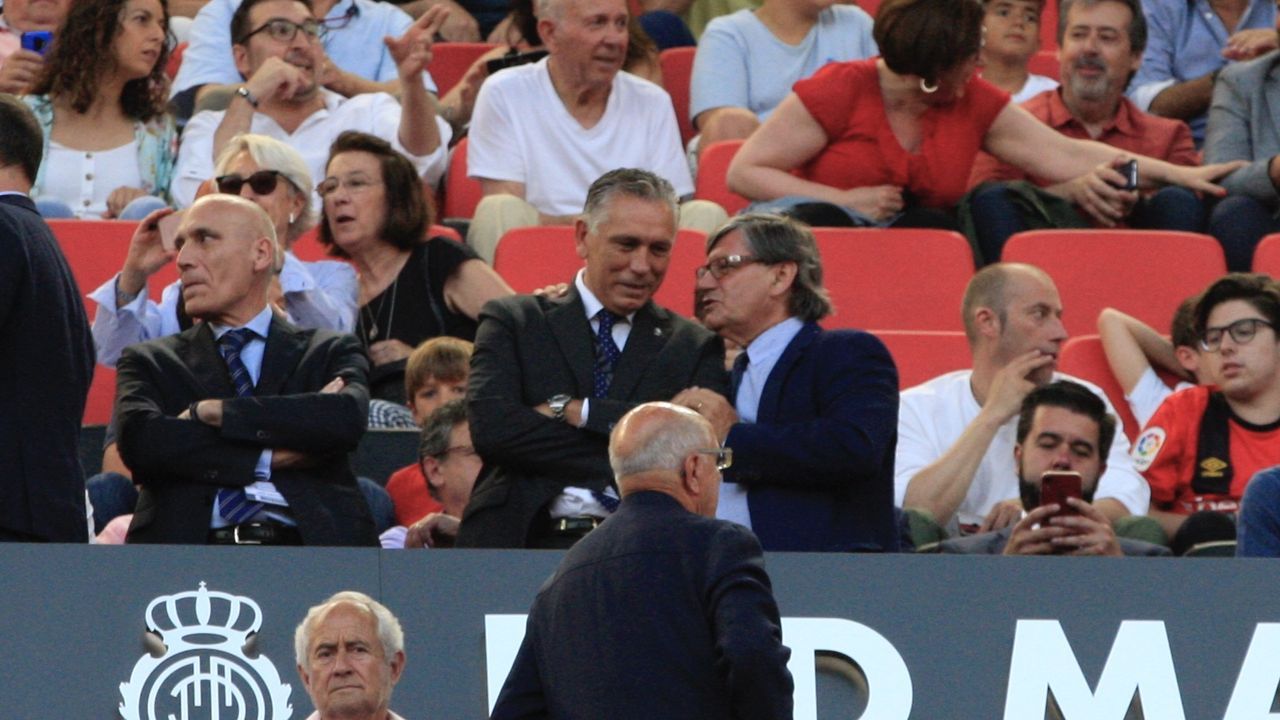 Paco Zas vivió en el palco de Son Moix su primer gran revés como presidente del Deportivo.