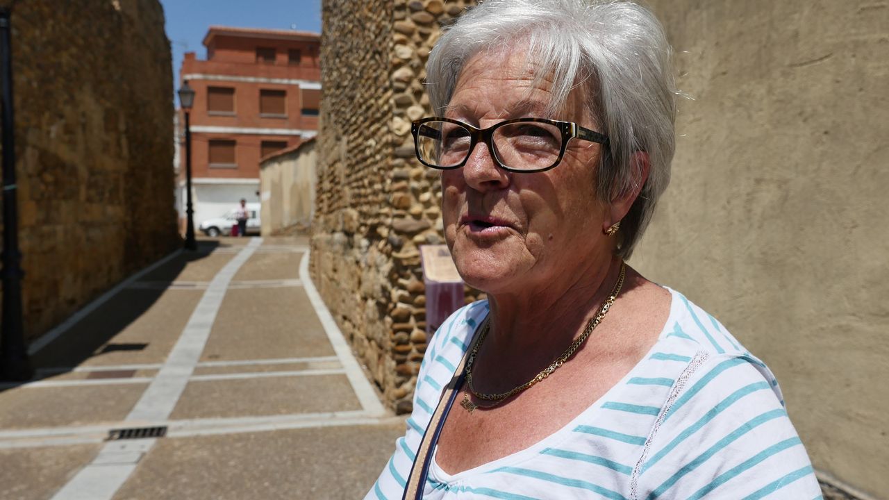 Elvira Charlón nos da la bienvenida a la meta de la etapa 9: Mansilla de las Mulas