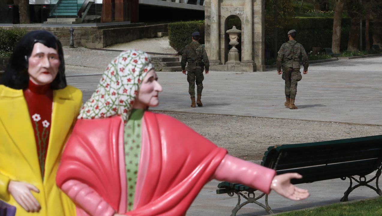 Despliegue de la Brilat por las calles de Santiago