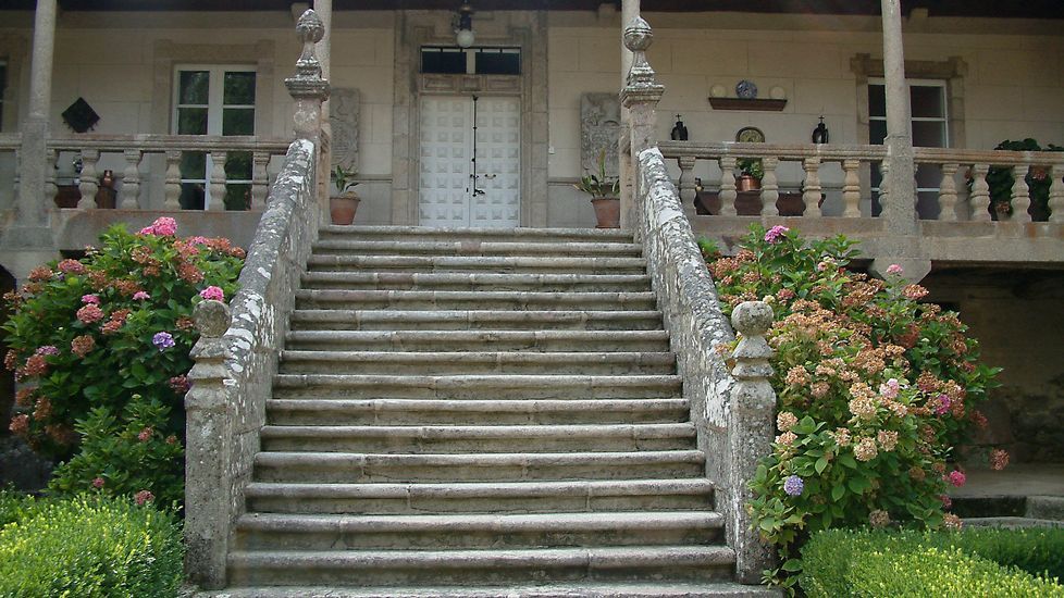 Escalinata de piedra en el pazo de Ferreiroá