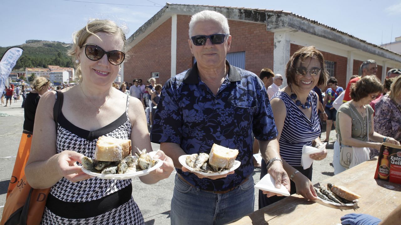 ¡Búscate en la sardiñada de las fiestas del Carmen de Portosín!.