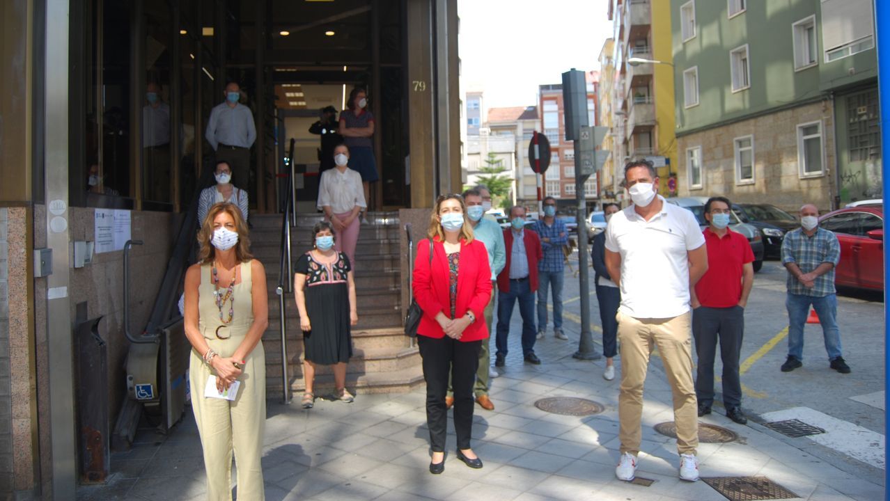 El personal del edificio administrativo de la Xunta en Ourense realizó el minuto de silencio