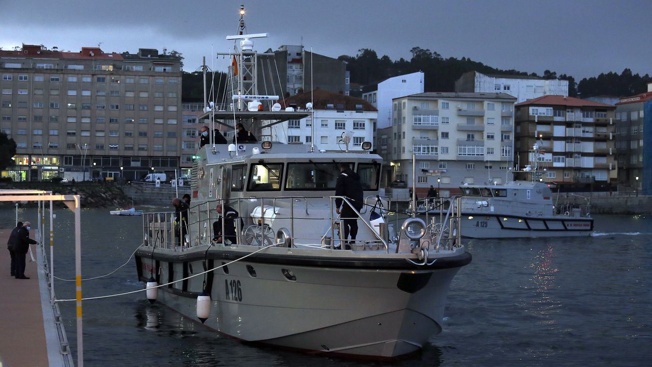 PATRULLERAS DE LA ARMADA ESPAÑOLA ENTRANDO EN EL CLUB NAUTICO DE RIBEIRA,