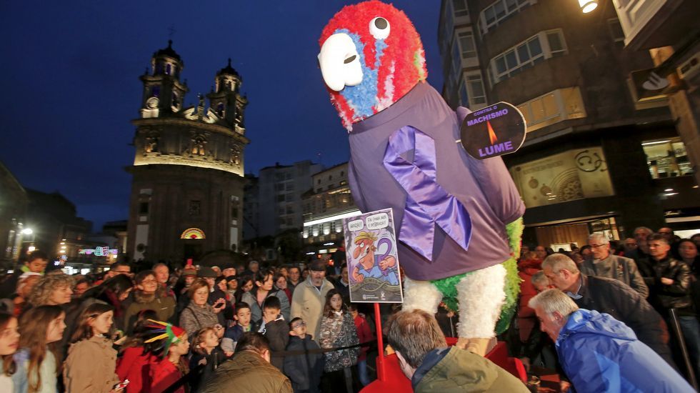 Carnaval de Pontevedra. Presentación del loro Ravachol