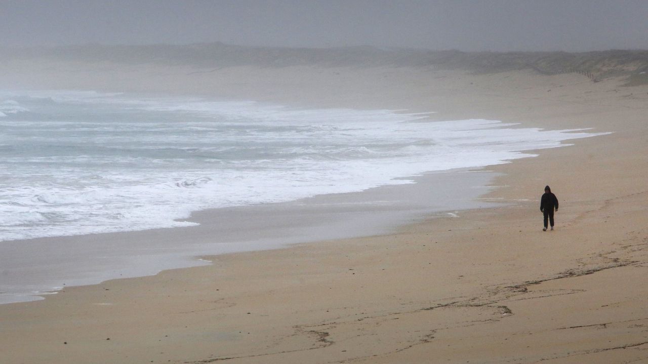 Un paseo por A Lanzada en soledad
