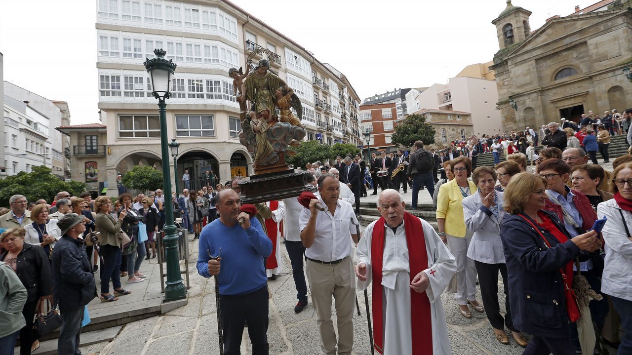 FIESTAS PATRONALES DE RIBEIRA, PROCESIÓN Y MISA DE SANTA UXÍA.