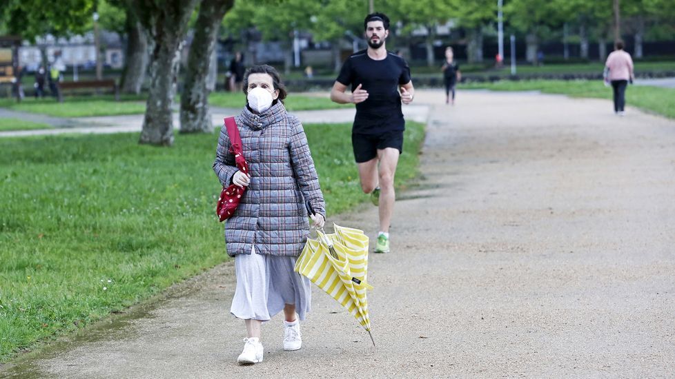 Deportistas durante el primer día de la desescalada