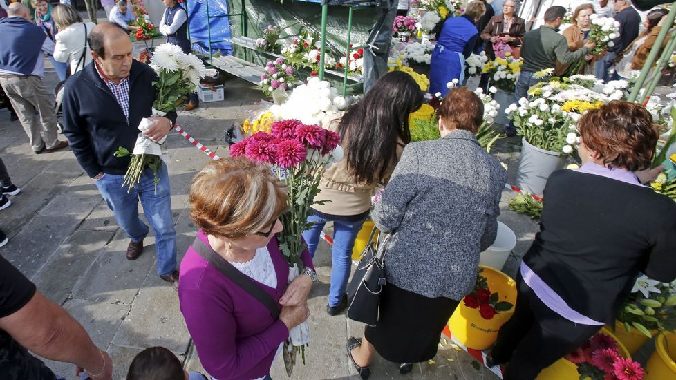 Mercado de flores para Todos los Santos