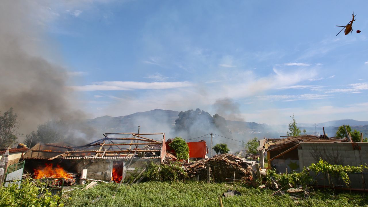 El diá después a la explosión mortal en Tui