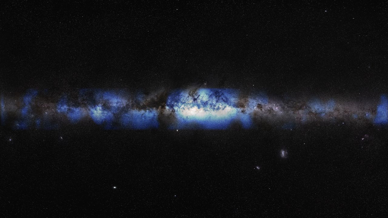 Composici�n art�stica de la V�a L�ctea vista a trav�s de una lente de neutrino (azul)