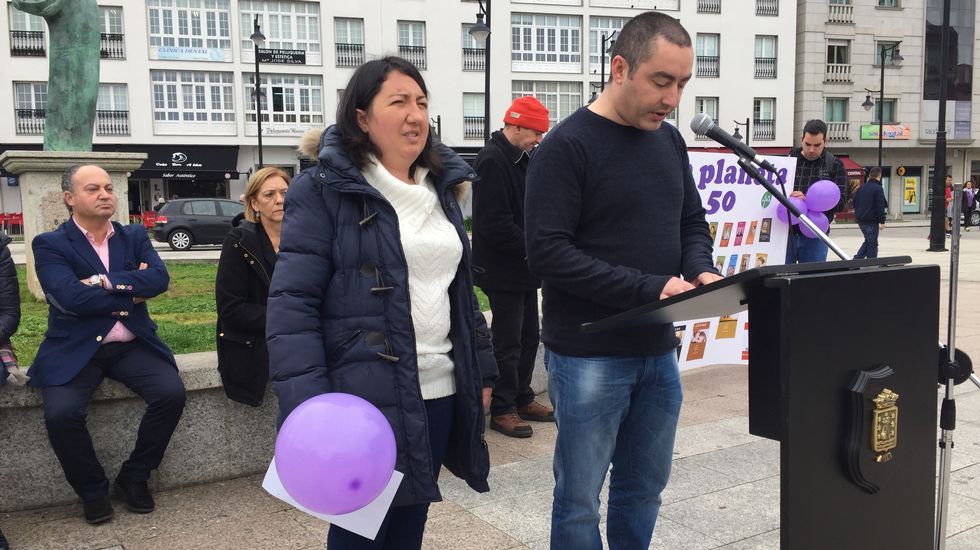 Concentración en Cee promovida por el Concello y el CIM