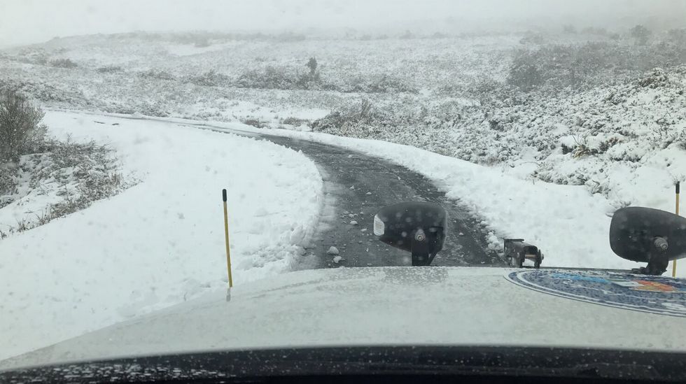 Segundo día de nevadas en Ourense.En Avión hubo que limpiar las carreteras en Edreira