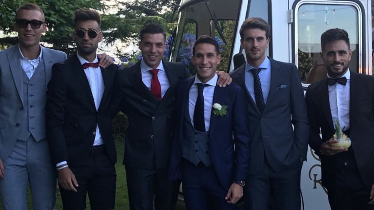 Rubén Blanco, Brais Méndez, Iván Villar, David Costas y otro amigo, con Hugo Mallo