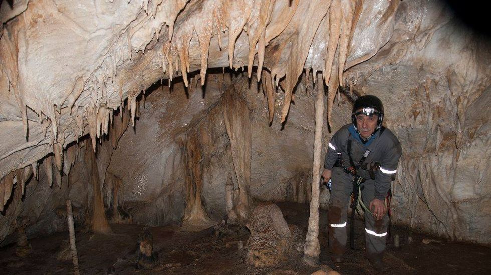 La cueva consta de dos salas de grandes dimensiones, pero también de muchas cavidades de un tamaño más reducido