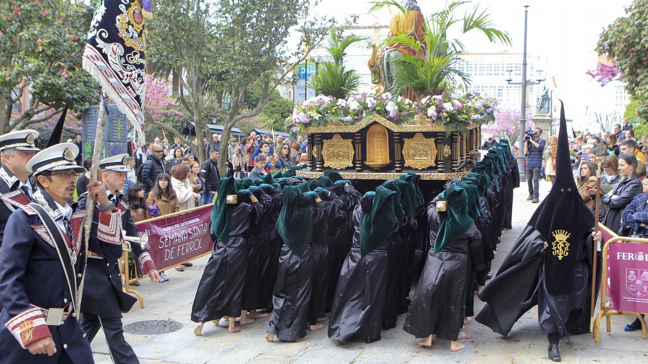 Lunes Santo | Procesión de Cristo Rey y la Virgen de la Amargura. Cofradía de Dolores