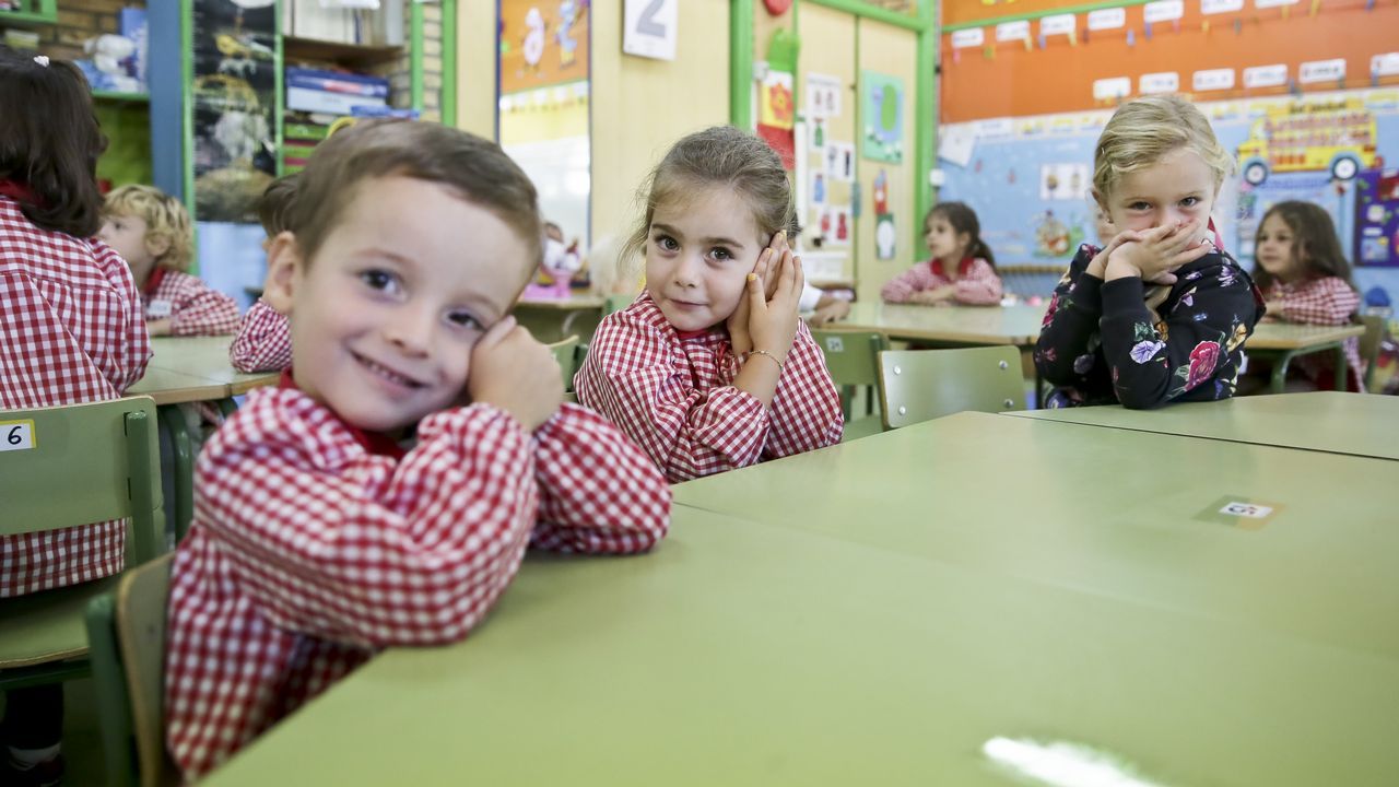 .Vuelta al cole en la escuela infantil Vagalume, en Vilagarcía