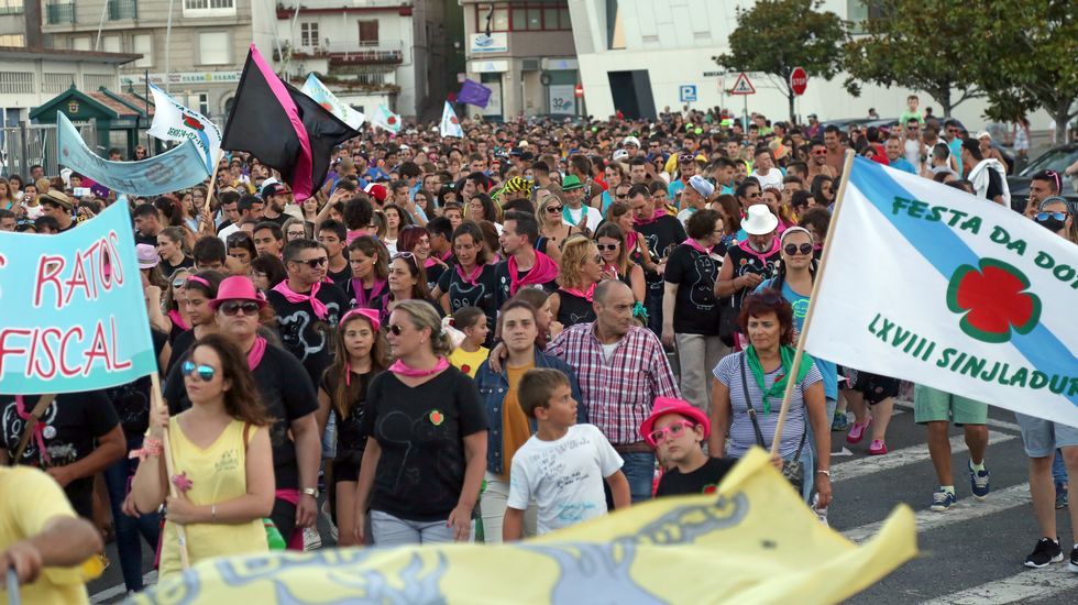 Desfile de peñas da Festa da Dorna 2016
