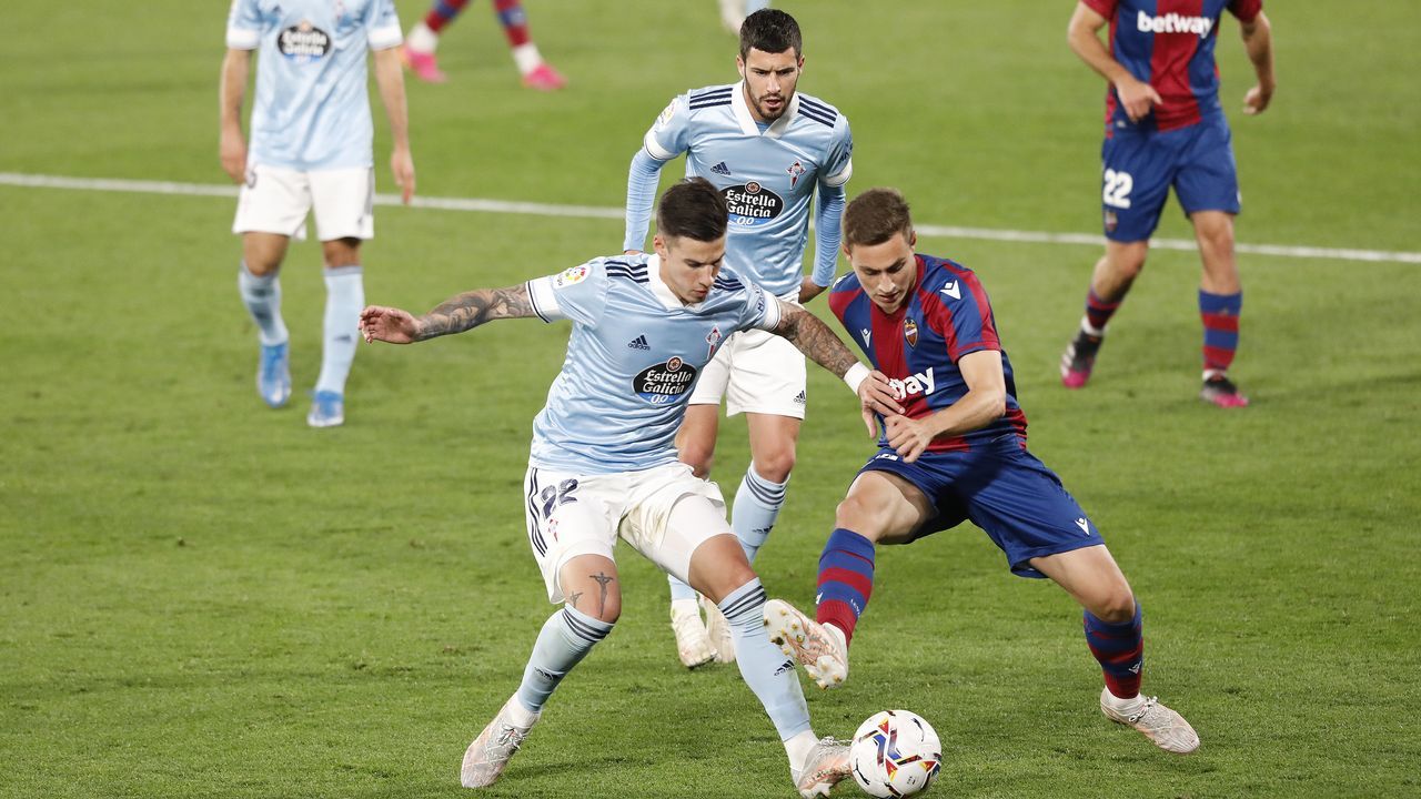 Tapia fue el primero en resentirse y verse obligado a dejar el partido