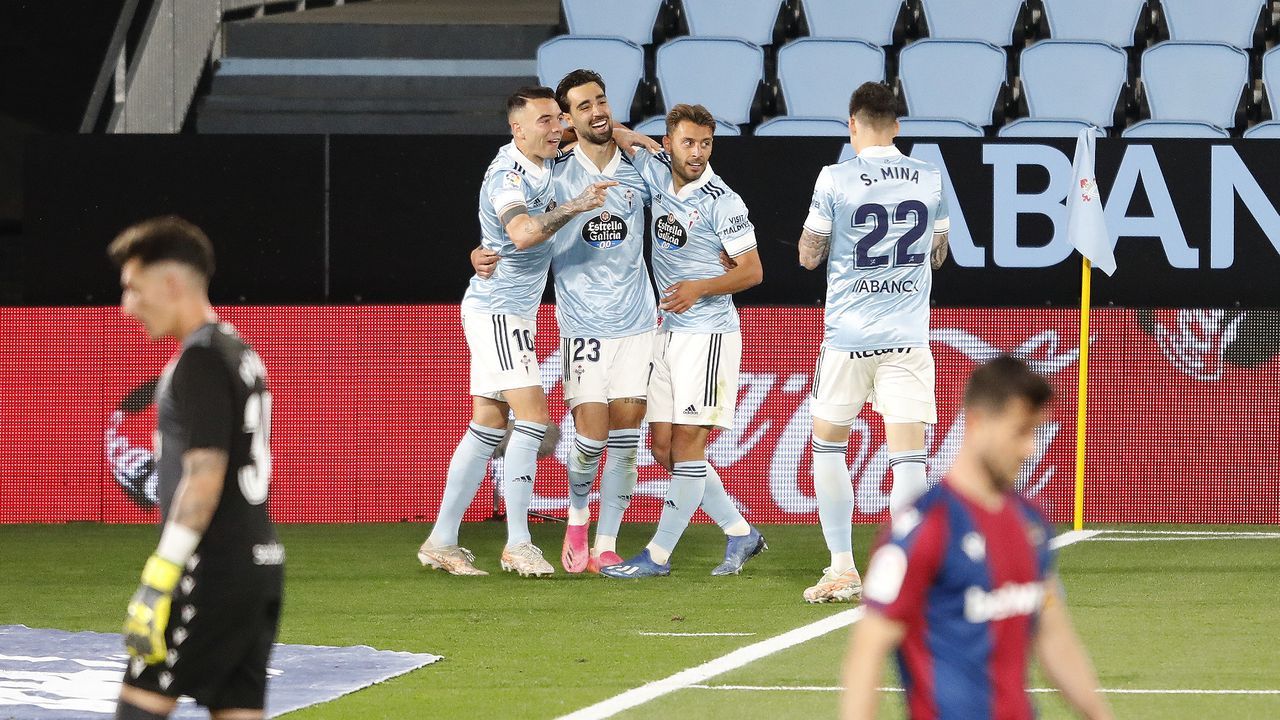 Tapia fue el primero en resentirse y verse obligado a dejar el partido