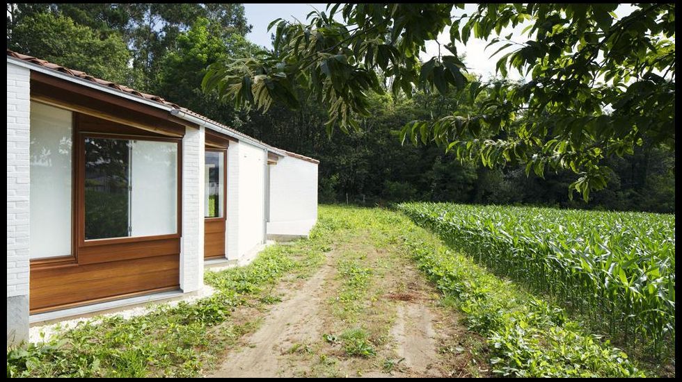 Casa a tres aguas. Oza, Teo. Finalista de Vivenda
