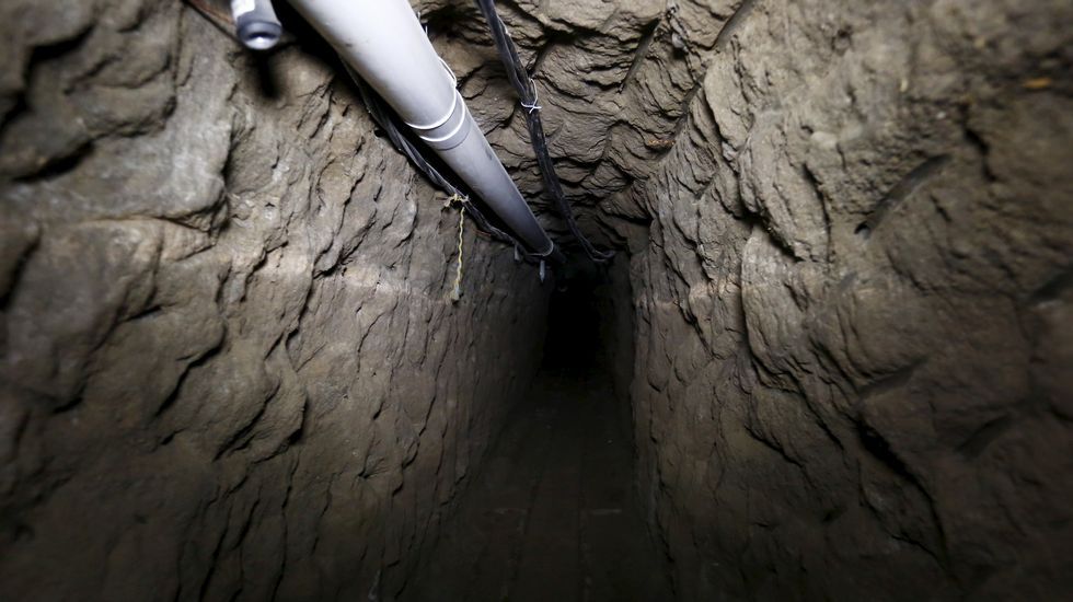 Vista general del túnel que tenía iluminación y ventilación y un 1,70 de altura. El Chapo Guzmán mide un poco menos.