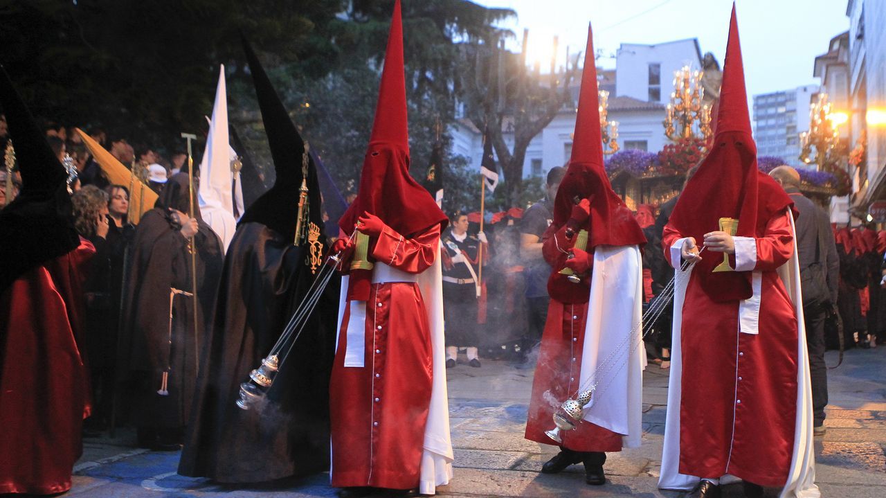 Martes Santo | Procesión de Jesús atado a la Columna y la Santísima Virgen de la Esperanza. Cofradía de Dolores