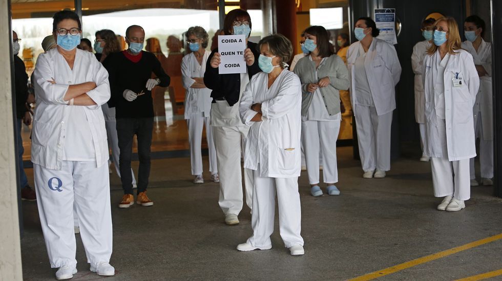 Concentración de sanitarios en el hospital Montecelo