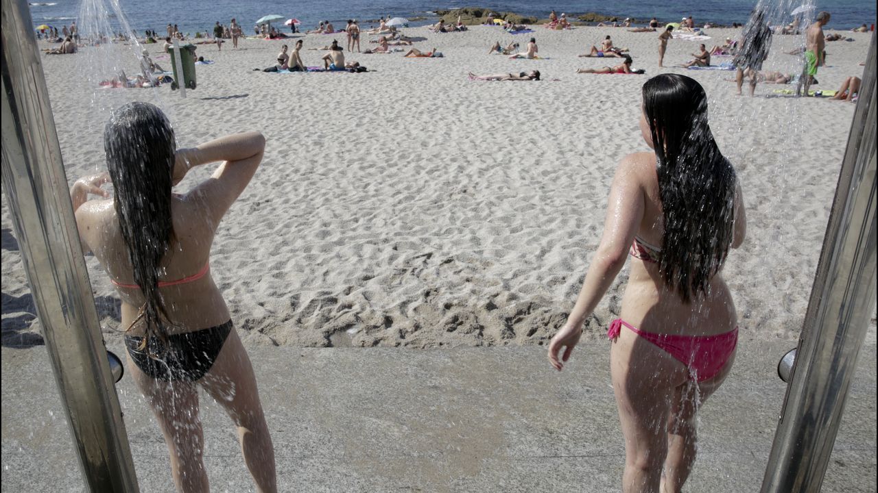 DÍA DE CALOR EN LA PLAYA DE RIAZOR