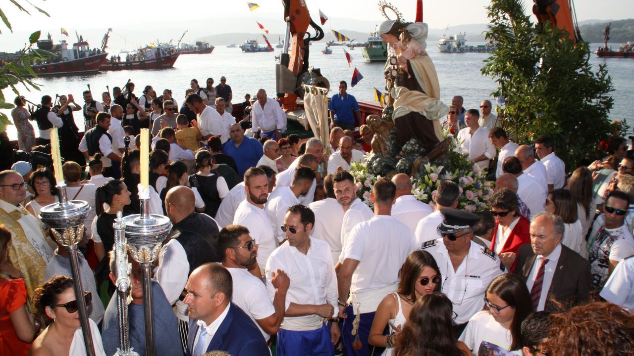 PROCESION MARITIMA DE LA VIRGEN DEL CARMEN DE RIANXO