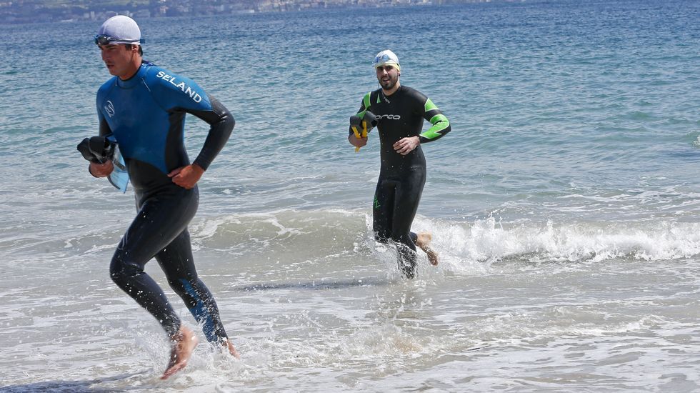 Pruebas de socorristas en la playa de Silgar