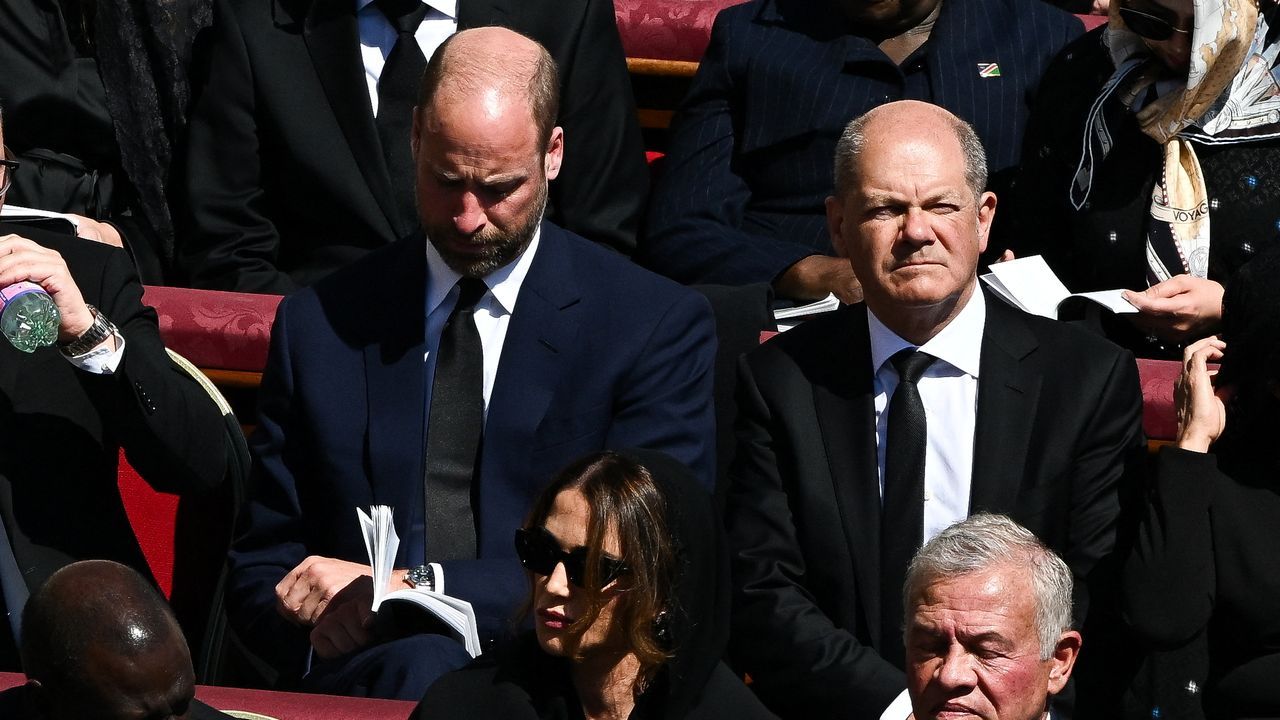 El pr�ncipe Guillermo y el excanciller alem�n Olaf Scholz
