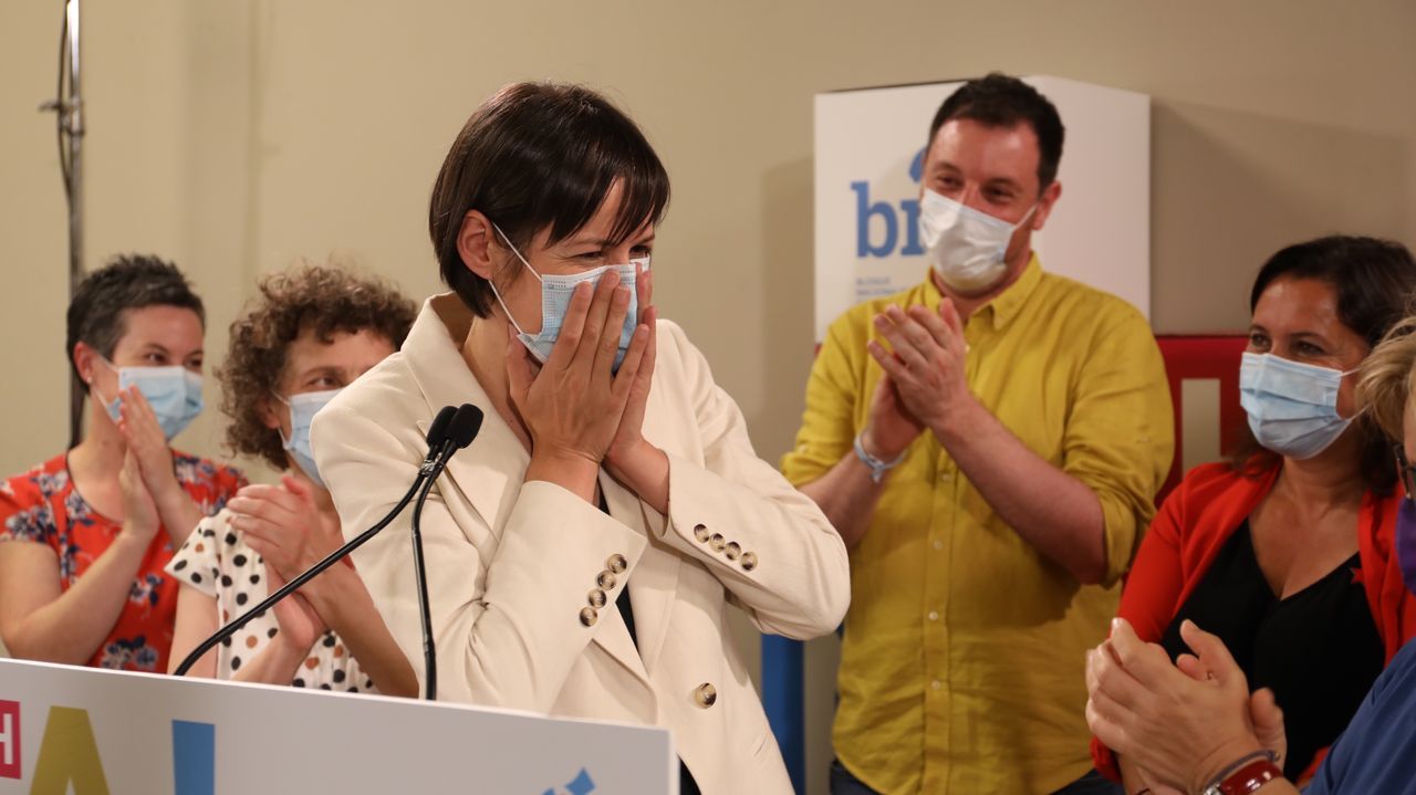 El Partido Popular, feliz de revalidar su cuarta mayoría absoluta en Galicia