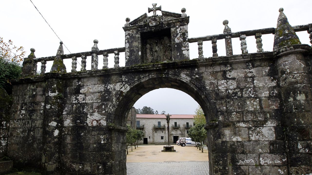 El monasterio de Armenteira la joya románica que nos encontramos al final de la ruta da Pedra e da Auga
