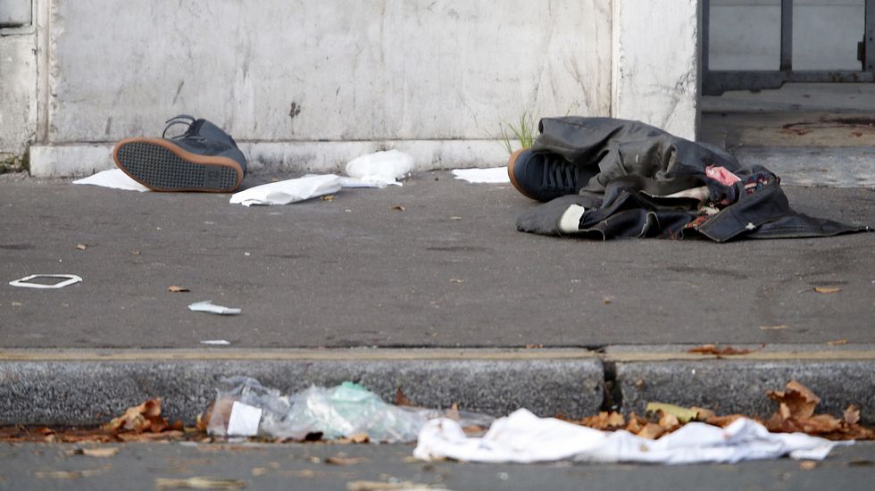 Abrigos abandonados en la calle al lado del Comptoir Voltaire cafe