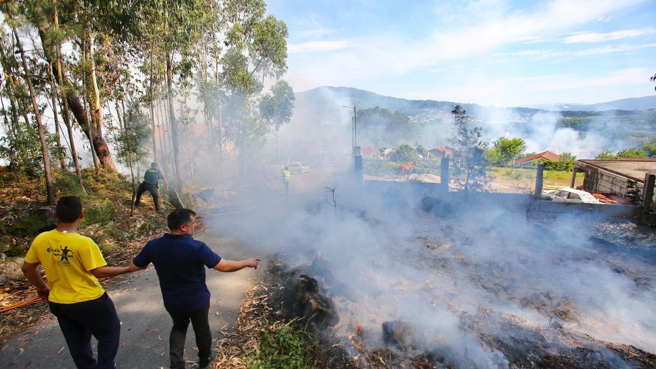 El diá después a la explosión mortal en Tui