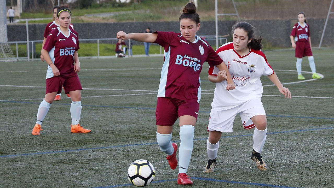 Primera torneo Vila de Noia de Fútbol femenino. Partido entre Noia y EFM Boiro