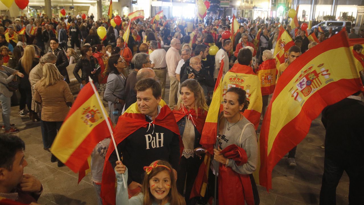 OBELISCO CONCENTRACION EN DEFENSA DE LA UNIDAD DE LA PATRIA COMUN DE TODOS LOS ESPAÑOLES LIBRES E IGUALES