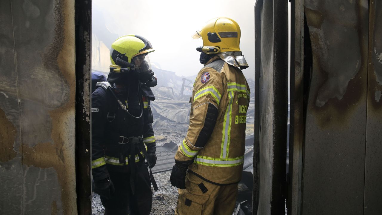 Bomberos de distintos destacamentos colaboraron en la extinción