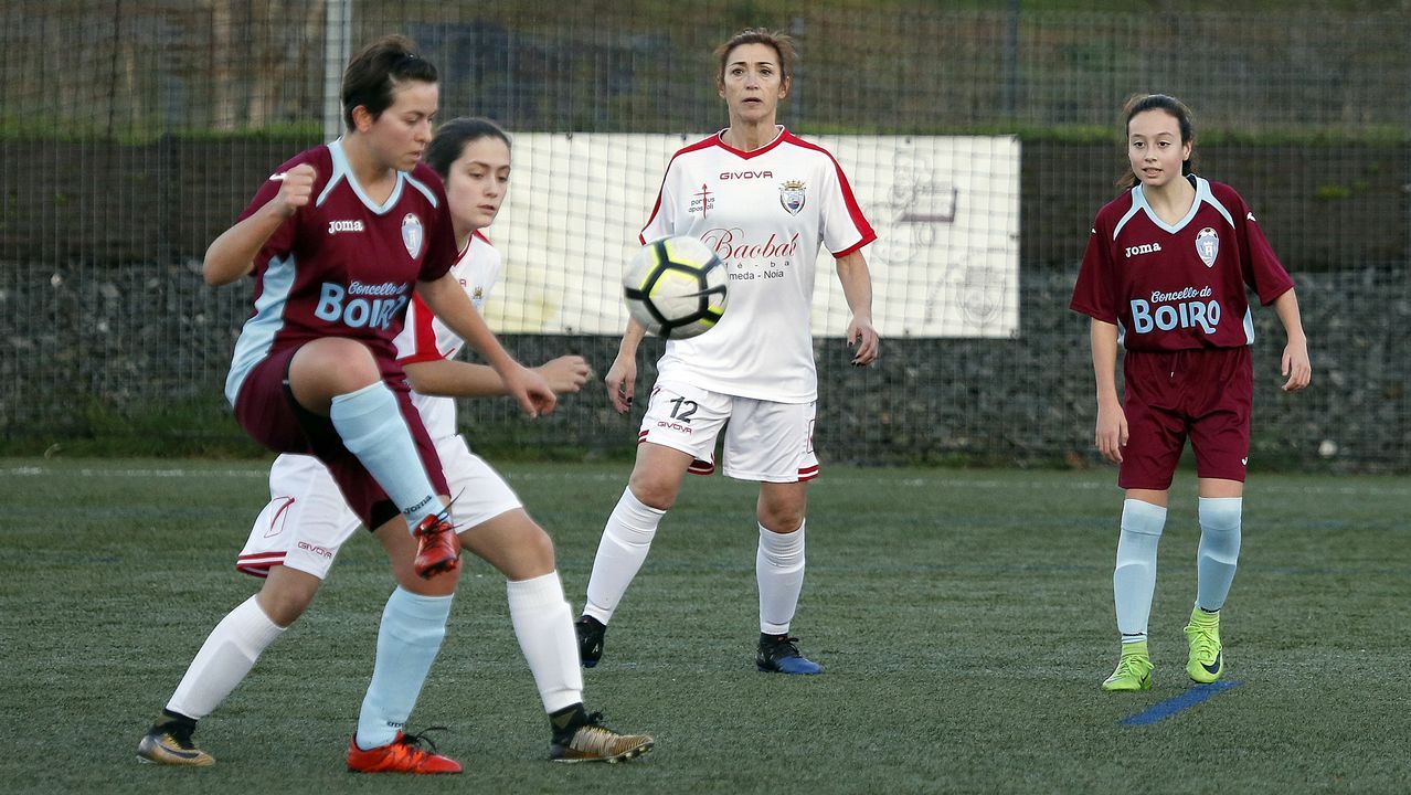 Primera torneo Vila de Noia de Fútbol femenino. Partido entre Noia y EFM Boiro