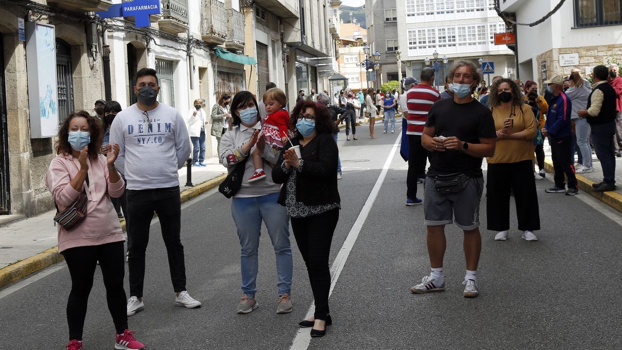 Protesta de los hosteleros por el cierre del municipio.Imagen de la protesta realizada en A Pobra el jueves