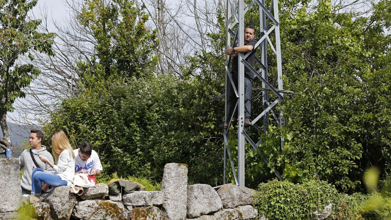 A todo gas en el pueblo de Barroso.La curva del Cruceiro fue un buen escenario para disfrutar del Rali de Ourense