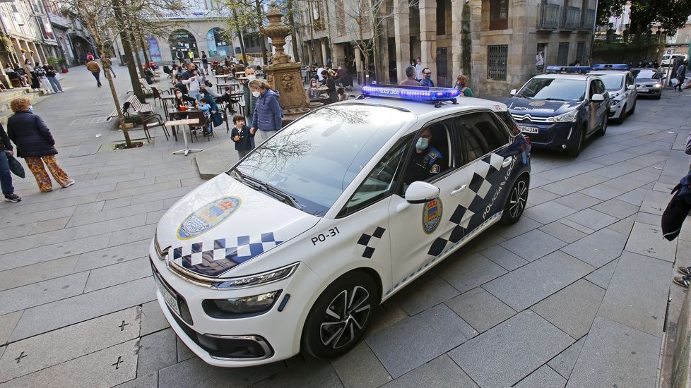La policía controla que se cumplan las normas Covid en las terrazas