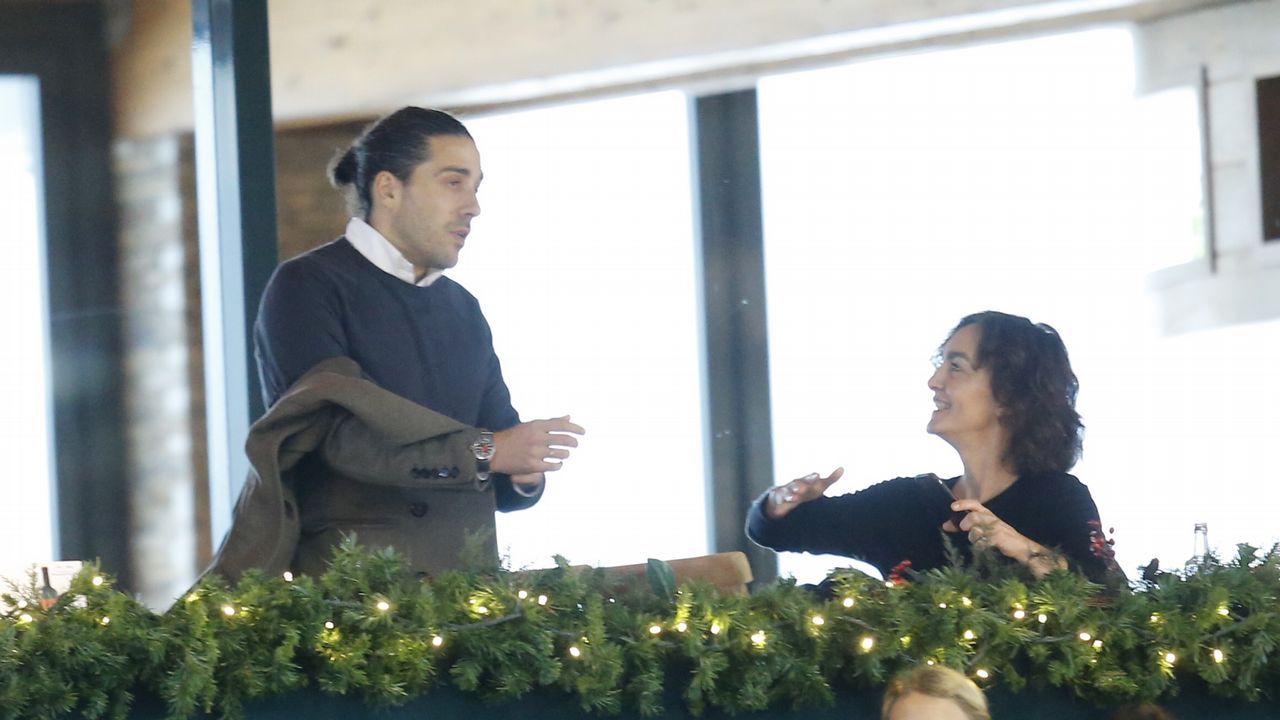 El jinete y exmarido de Marta Ortega, Sergio Álvarez, con su hijo en Casas Novas