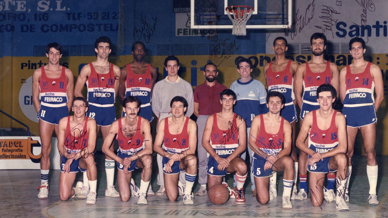 Aficionados obradoirista en Mataro en el que el Obra logro la victoria (86-89) en los últimos minutos.