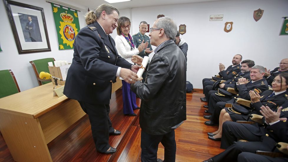 Entrega de medallas en la Policía Nacional