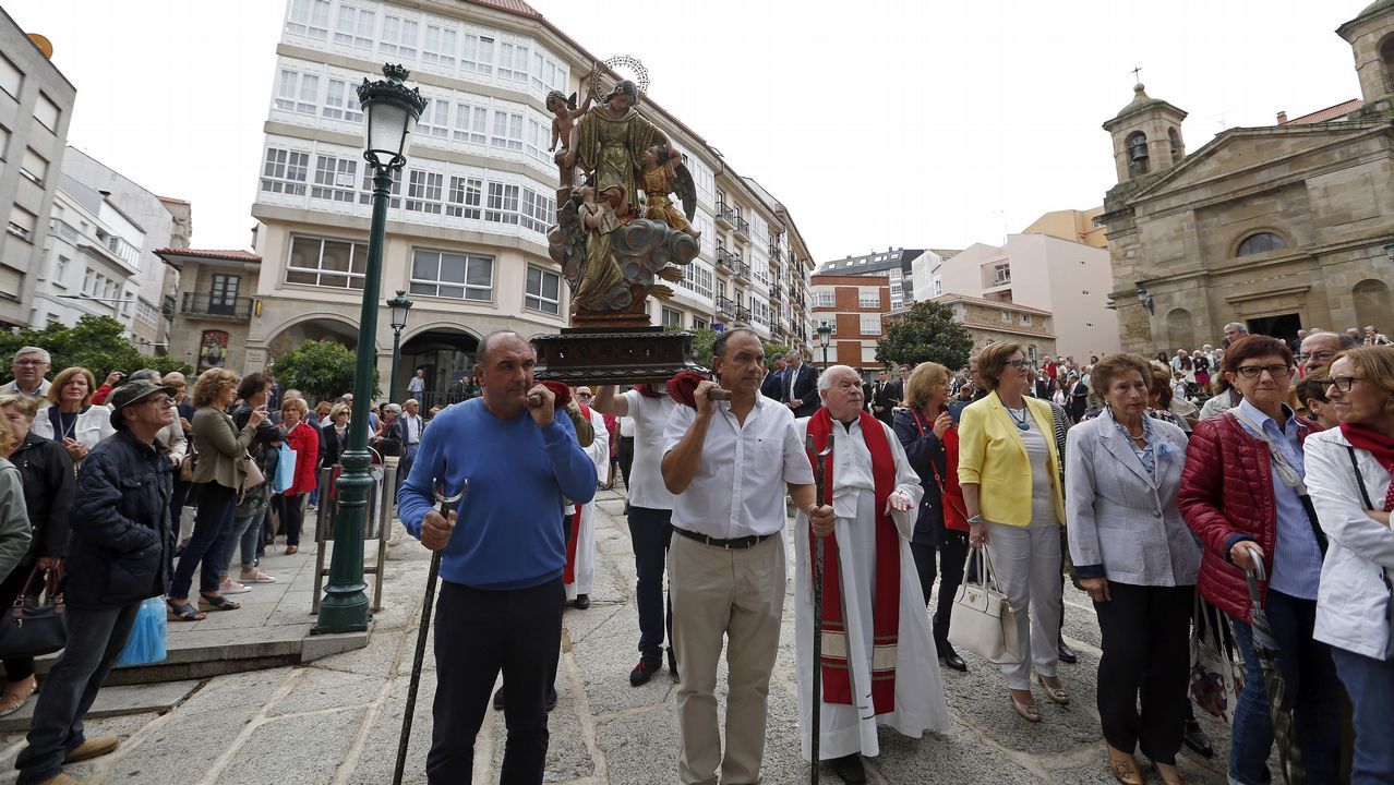 FIESTAS PATRONALES DE RIBEIRA, PROCESIÓN Y MISA DE SANTA UXÍA.
