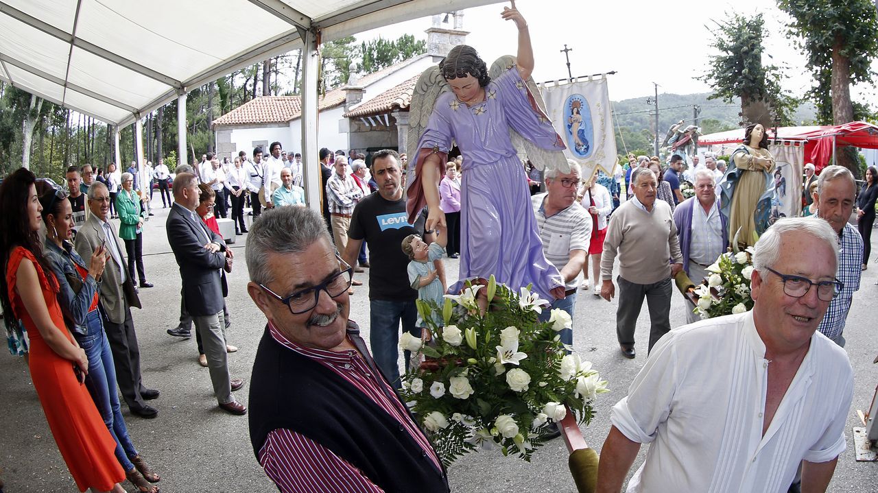 Fiestas en San Roquiño misa y procesión en honor a San Miguel